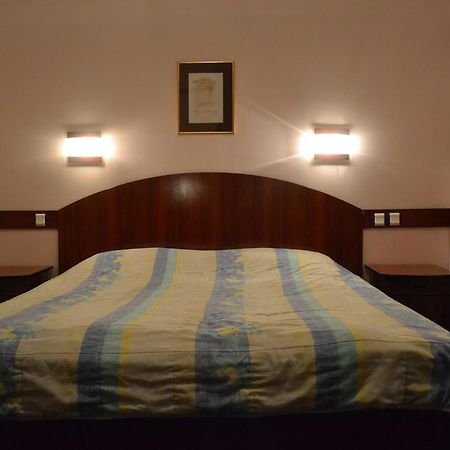 Hotel Mimoza Kumanovo Eksteriør bilde